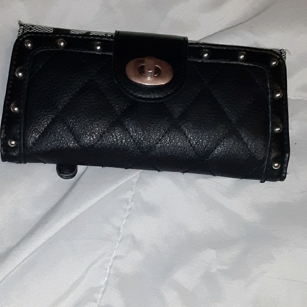 Guess wallet